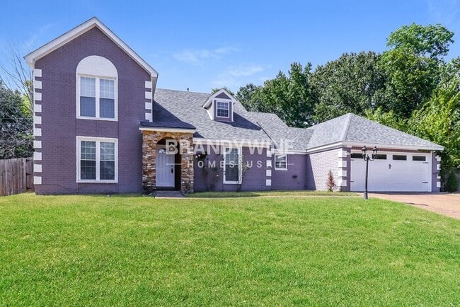 8606 Dena Cove W in Cordova, TN - Foto de edificio - Building Photo