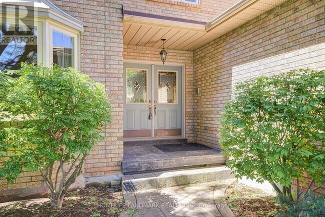 1432 Stoneybrook Trail in Oakville, ON - Building Photo - Building Photo