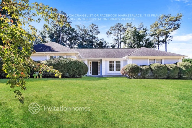 property at 3061 Lakecrest Dr