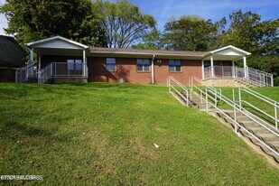 706 Jay St in Jefferson City, TN - Building Photo