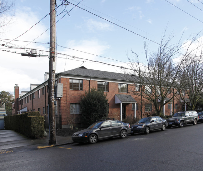 2167-2177 NW Irving St in Portland, OR - Building Photo - Building Photo