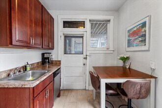 442 W Arlington Pl, Unit 2 in Chicago, IL - Building Photo - Building Photo