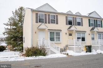 106 Gateway Dr in Newark, DE - Building Photo - Building Photo