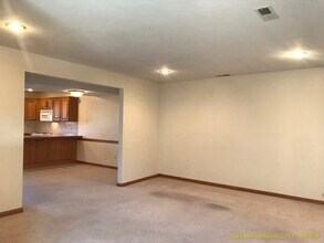1257 E Lakewood St in Springfield, MO - Building Photo - Building Photo