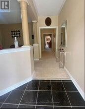 21 Trailside Walk in Brampton, ON - Building Photo - Building Photo