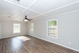 2523 S Broadway St in La Porte, TX - Building Photo - Building Photo