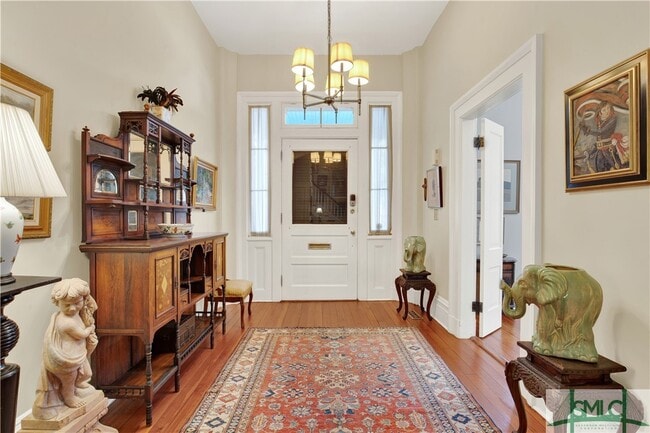 property at 201 W Gwinnett St