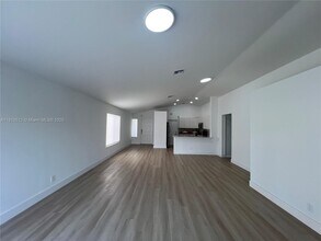 1393 Majesty Ter in Weston, FL - Building Photo - Building Photo