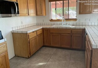 17780 Hinton St in Hesperia, CA - Building Photo - Building Photo