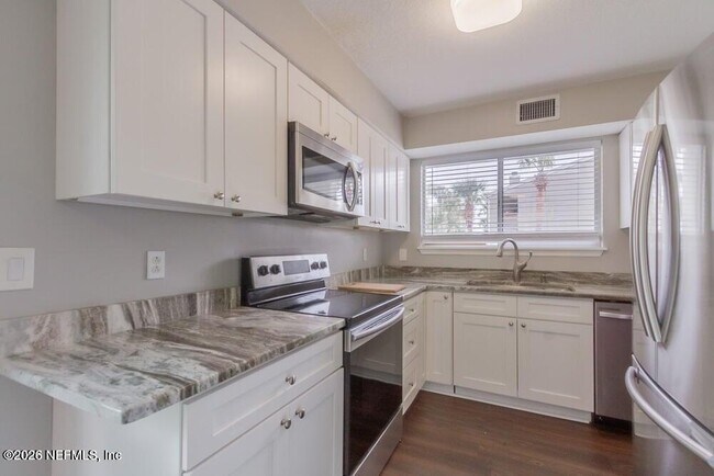 360 14th Ave S in Jacksonville Beach, FL - Building Photo - Building Photo