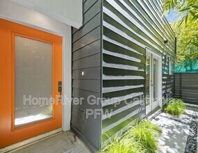 11586 Gallery Ln in Los Angeles, CA - Building Photo - Building Photo