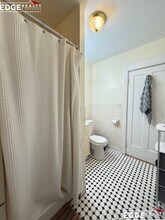 338 Saint Paul St, Unit 3 in Brookline, MA - Foto de edificio - Building Photo