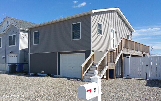property at 41 Albert Dr