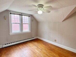 384 Brightwood Ave in Torrington, CT - Building Photo - Building Photo
