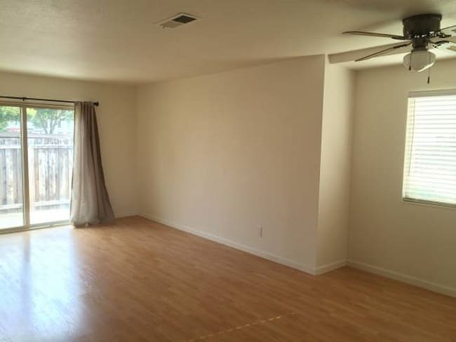 1846 Primavera Dr in Santa Rosa, CA - Building Photo - Building Photo