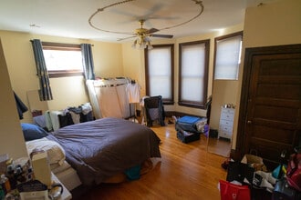 220 Wilson Ave, Unit 1 in Morgantown, WV - Foto de edificio - Building Photo