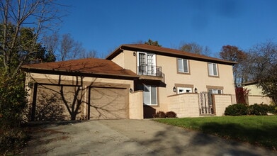 108 Walcreek Dr W in Columbus, OH - Foto de edificio - Building Photo