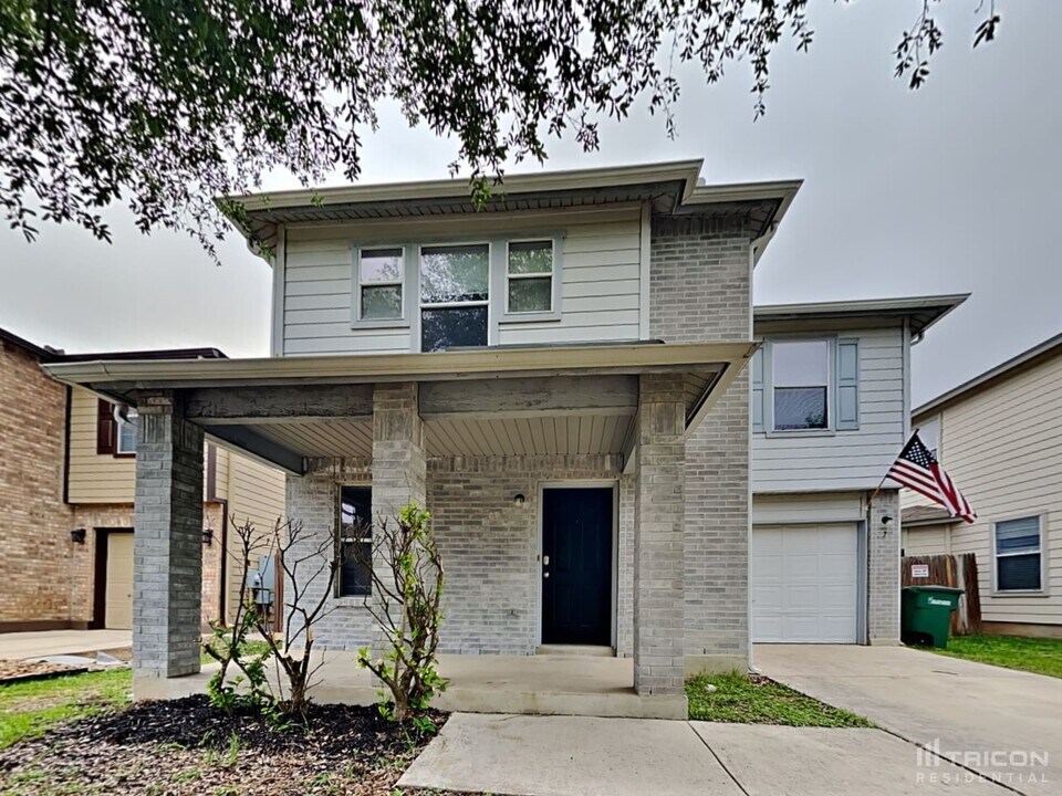 7 Beacon Oak in San Antonio, TX - Building Photo