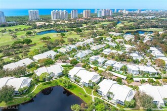 768 Willowbrook Dr in Naples, FL - Building Photo - Building Photo