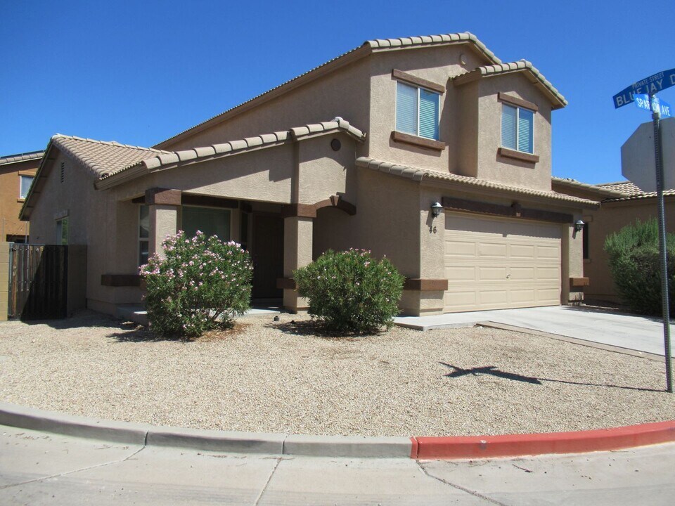 900 W Broadway Ave in Apache Junction, AZ - Building Photo