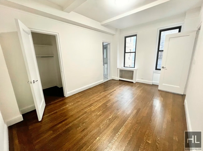 EAST 46 STREET in New York, NY - Building Photo - Building Photo