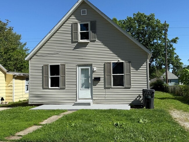 property at 1242 E Willard Ave