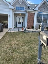 11 Umberland Pl in Monroe Township, NJ - Building Photo