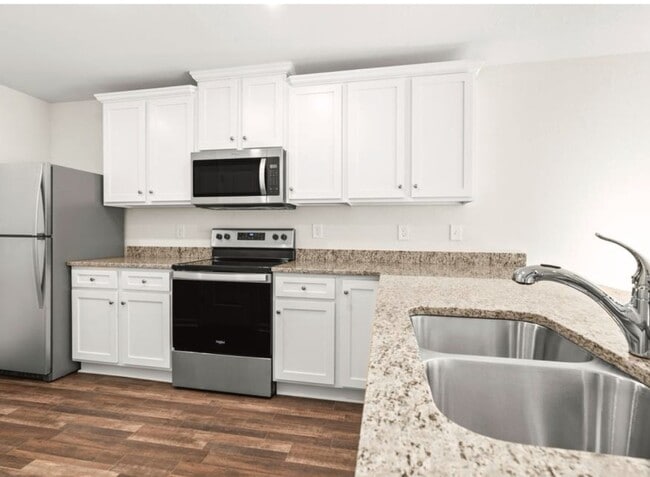 1032 Peaceful Fawn Dr in Elgin, SC - Building Photo - Building Photo