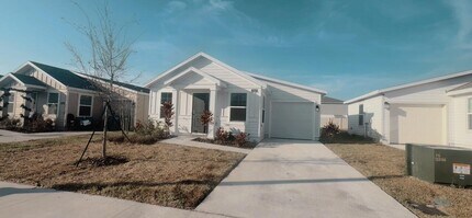 1661 Teagan Ln in Winter Haven, FL - Building Photo - Building Photo