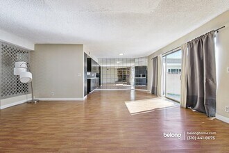 6911 Bellaire Ave in Los Angeles, CA - Building Photo - Building Photo