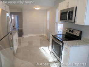 320 Beacon St, Unit 3 in Somerville, MA - Building Photo - Building Photo