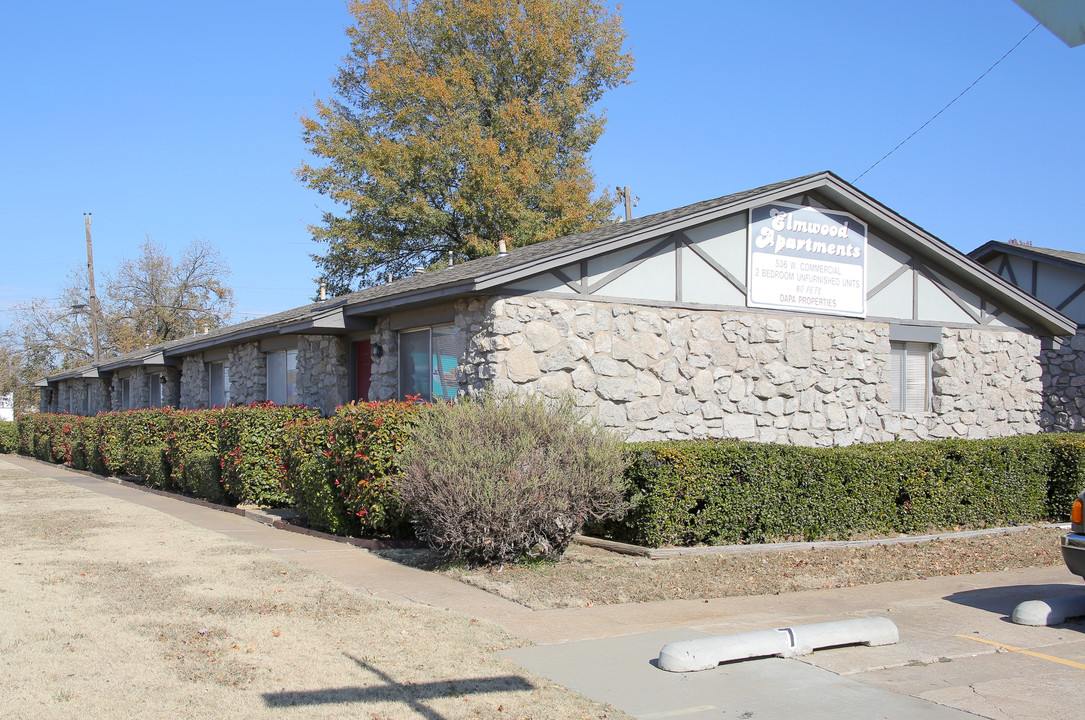 536 W Commercial St in Broken Arrow, OK - Building Photo