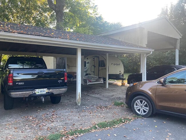 1900 Three Springs Rd in Bowling Green, KY - Building Photo - Building Photo