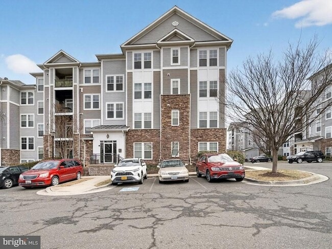 1311 Karen Blvd, Unit 205 in Capitol Heights, MD - Building Photo - Building Photo