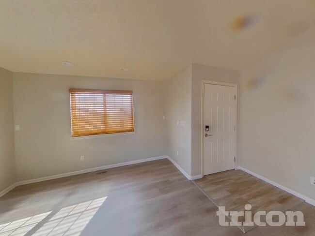 1508 Ponderosa Dr, Unit 211 in Severance, CO - Foto de edificio - Building Photo