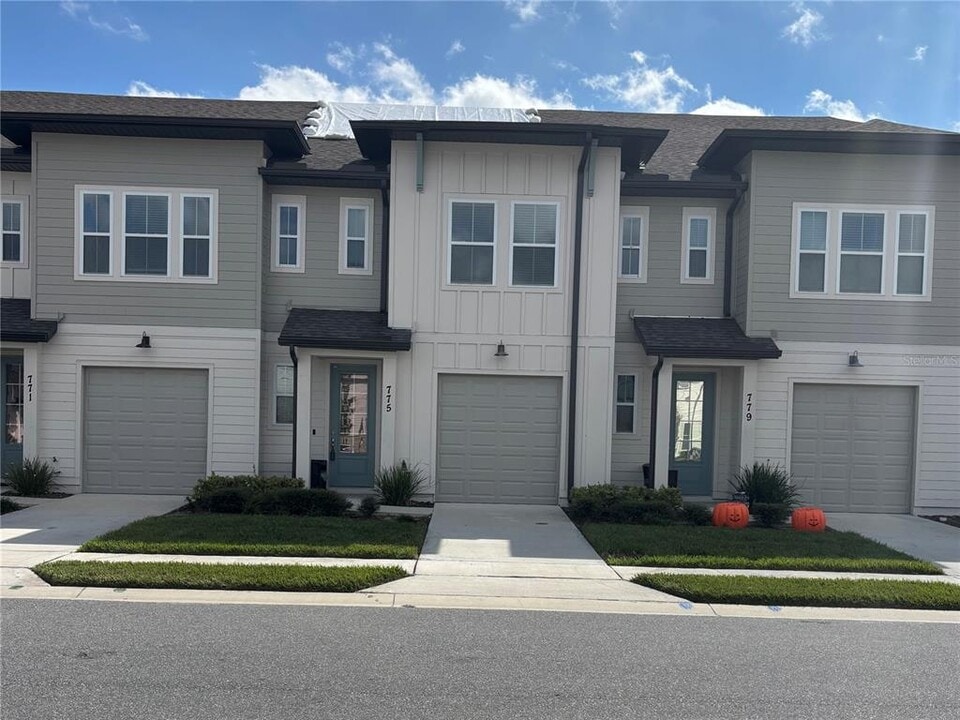 775 Longboat Dr in Davenport, FL - Building Photo