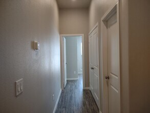 2120 N Avenue J in Lubbock, TX - Foto de edificio - Building Photo