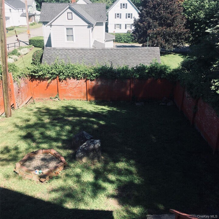 1036 NJ-17 in Tuxedo, NY - Building Photo