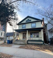 412 E William St in Ann Arbor, MI - Building Photo