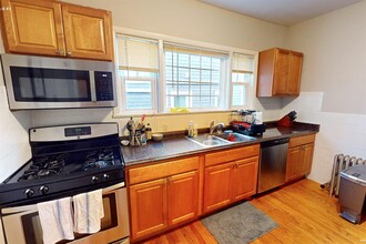 23 Tufts St, Unit 2 in Cambridge, MA - Foto de edificio - Building Photo
