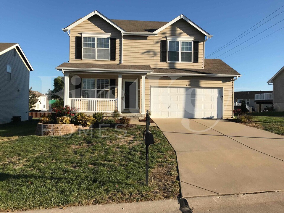 2005 Briarridge Dr in O'Fallon, MO - Foto de edificio