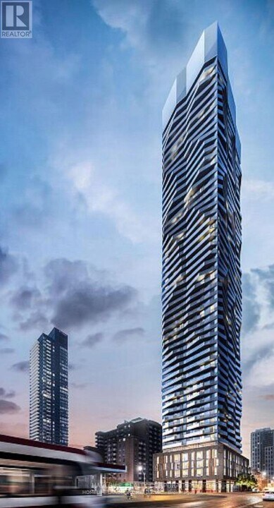 100-2100 Dalhousie St in Toronto, ON - Building Photo