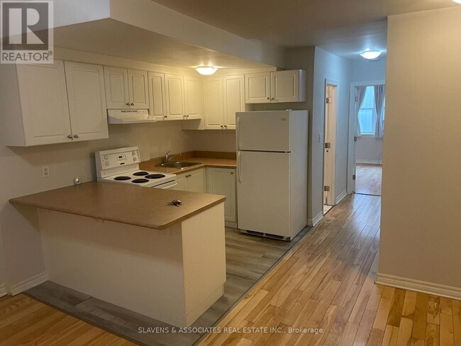 property at 1454-1454 Yonge St