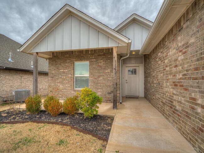 11425 NW 100th Ct in Yukon, OK - Building Photo - Building Photo