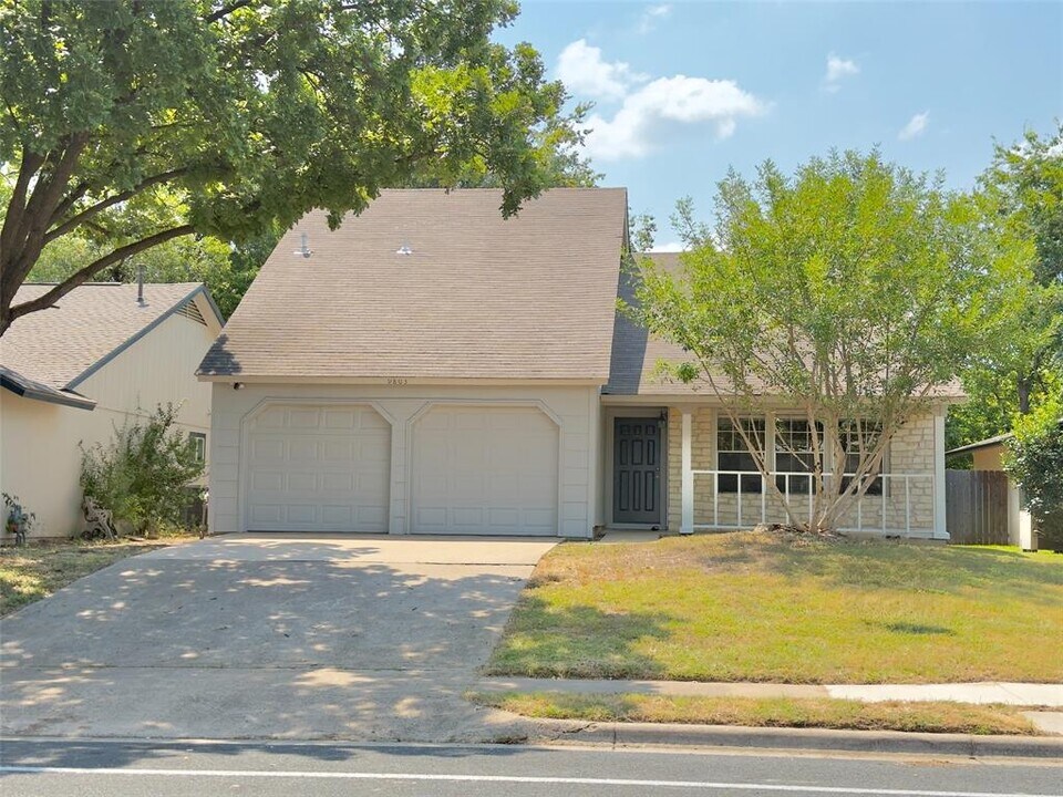 9803 Meadowheath Dr in Austin, TX - Building Photo