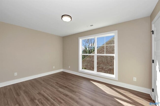 2700 Woodview Dr SE in Huntsville, AL - Building Photo - Building Photo