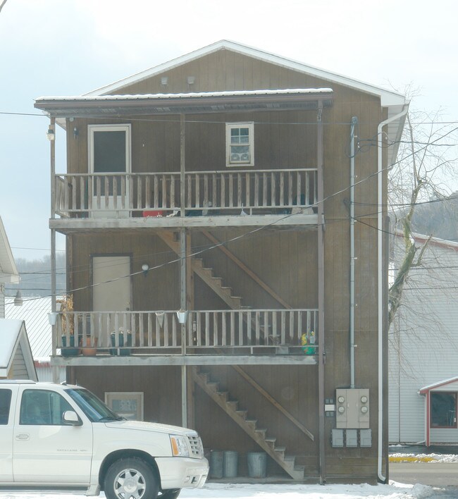 319 N Water St in Bellefonte, PA - Foto de edificio - Building Photo