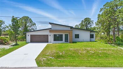 2815 45th St W in Lehigh Acres, FL - Building Photo - Building Photo