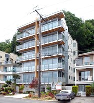 1350 Alki SW in Seattle, WA - Building Photo