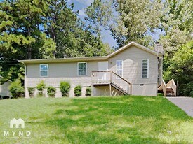 612 15th Ct NW in Center Point, AL - Building Photo